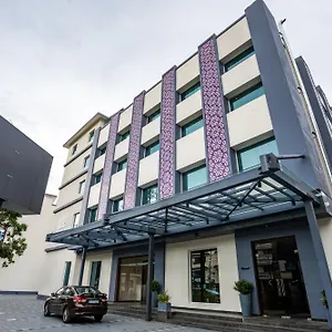 Lilac Hotel